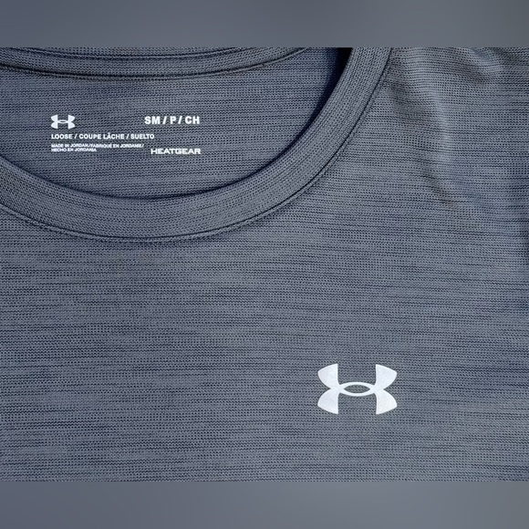 Under Armour Women's HeatGear Fitted Charcoal Gray Short Sleeve Tee Sz Small - Picture 3 of 6